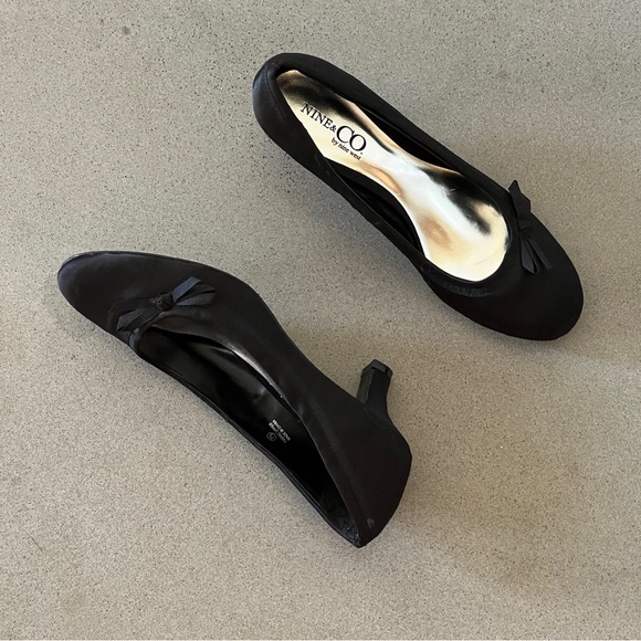 Mary Jane heels with bows - Picture 2 of 8